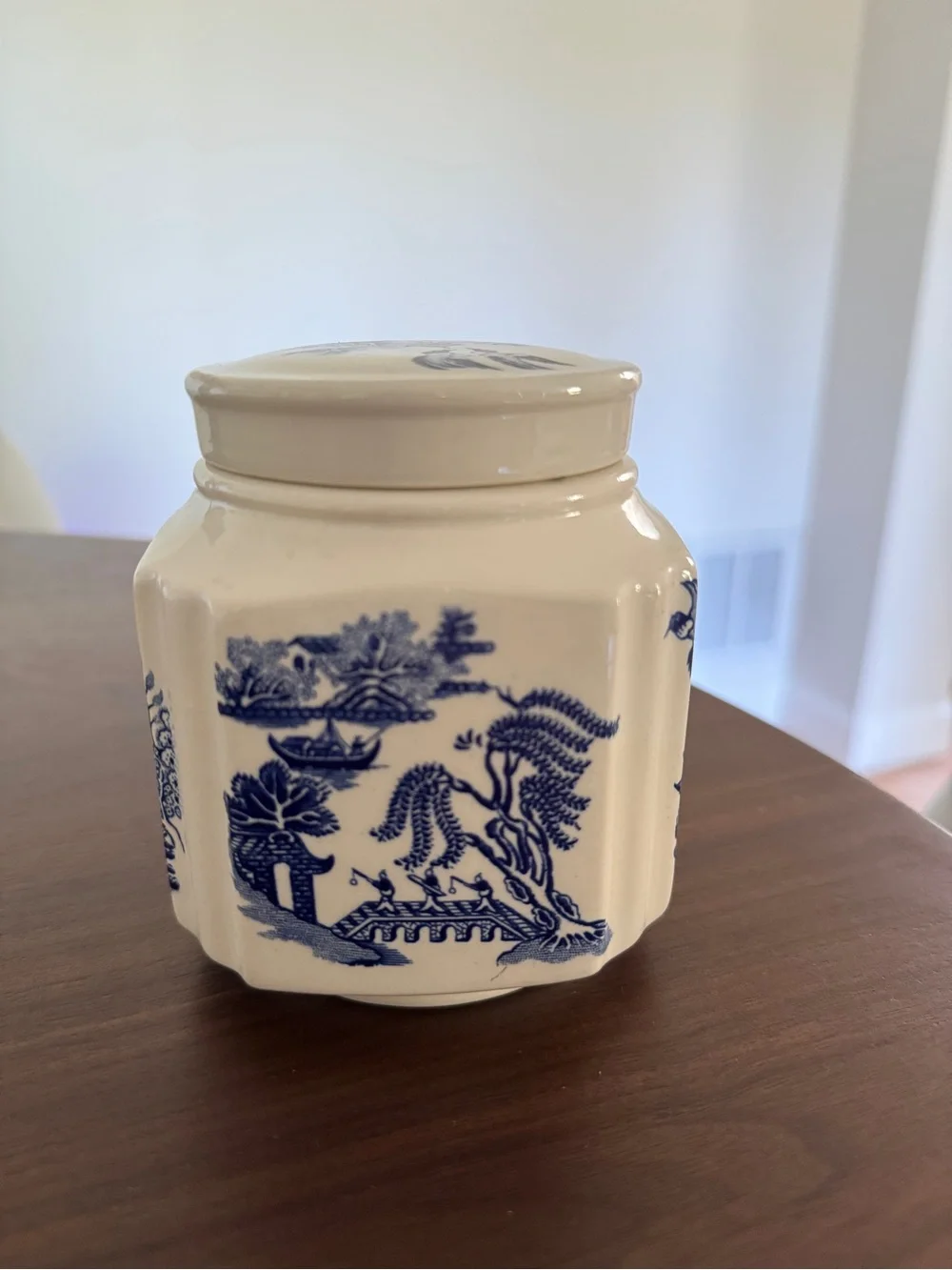 Vintage Sadler England Blue Willow Ginger Jar with Lid 1970s Chinoiserie Ceramic